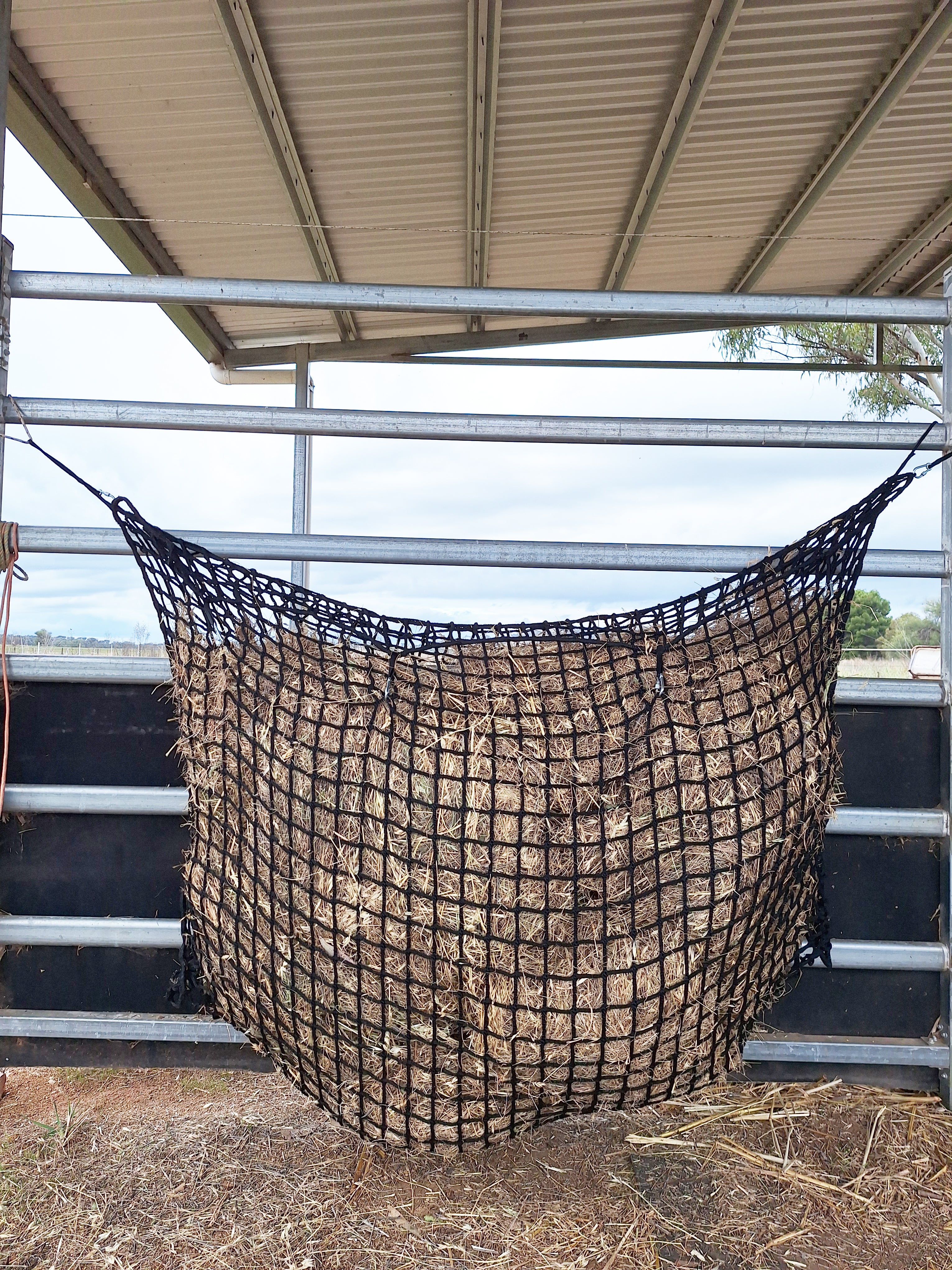 Hanging Knotless Hay Net – GutzBusta® Slow Feed Hay Nets
